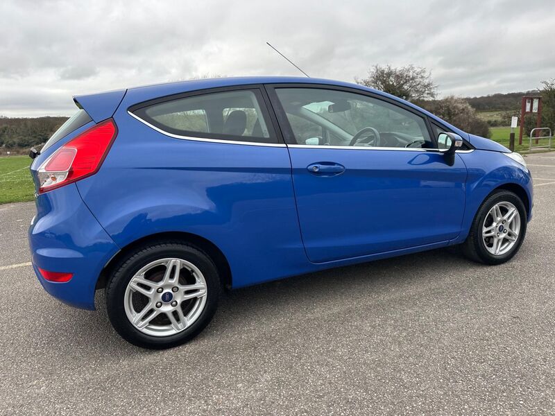 FORD FIESTA