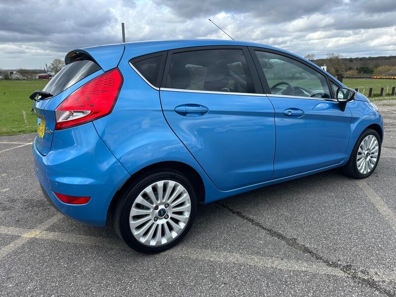 FORD FIESTA