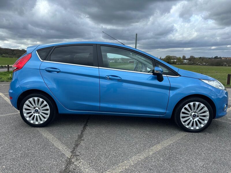 FORD FIESTA