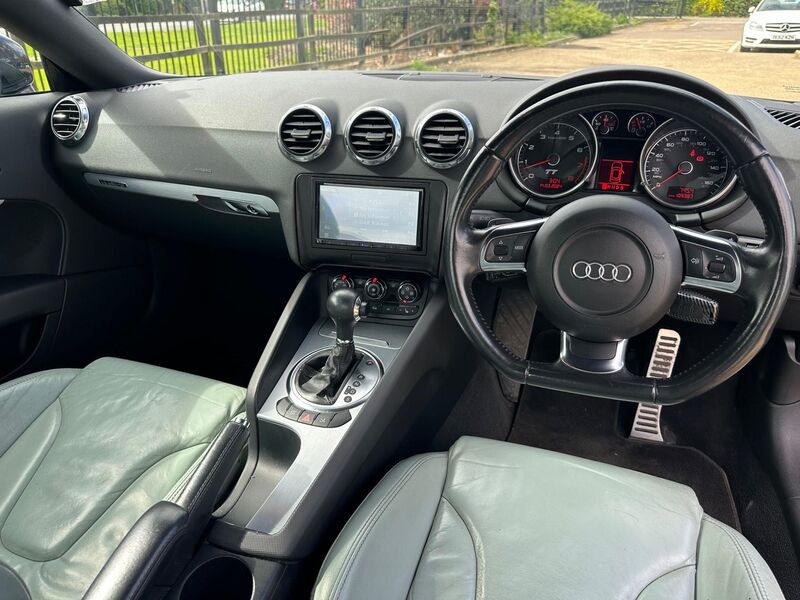 AUDI TT