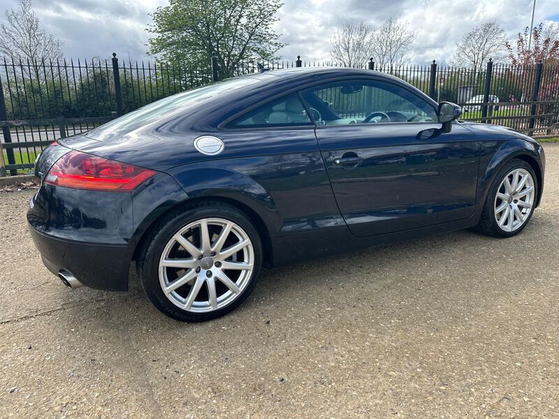 AUDI TT