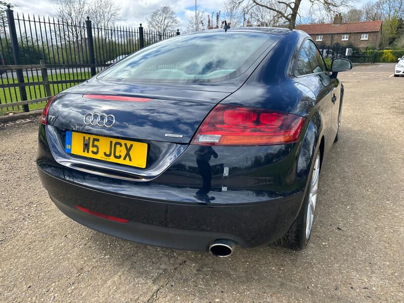 AUDI TT