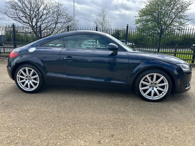 AUDI TT