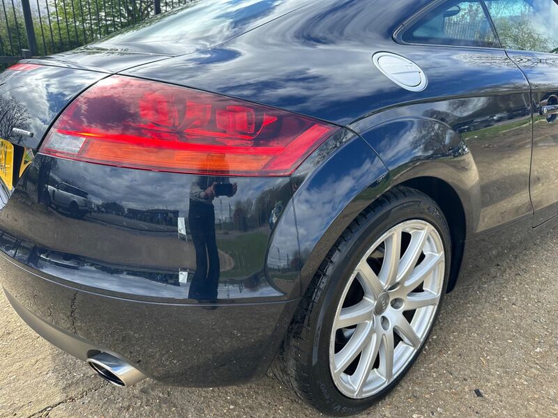 AUDI TT