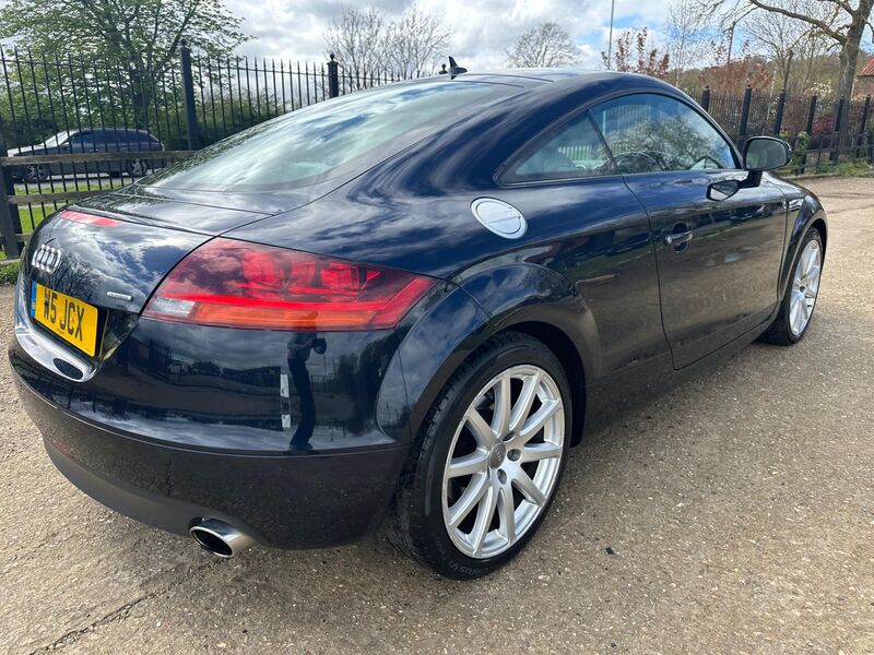 AUDI TT