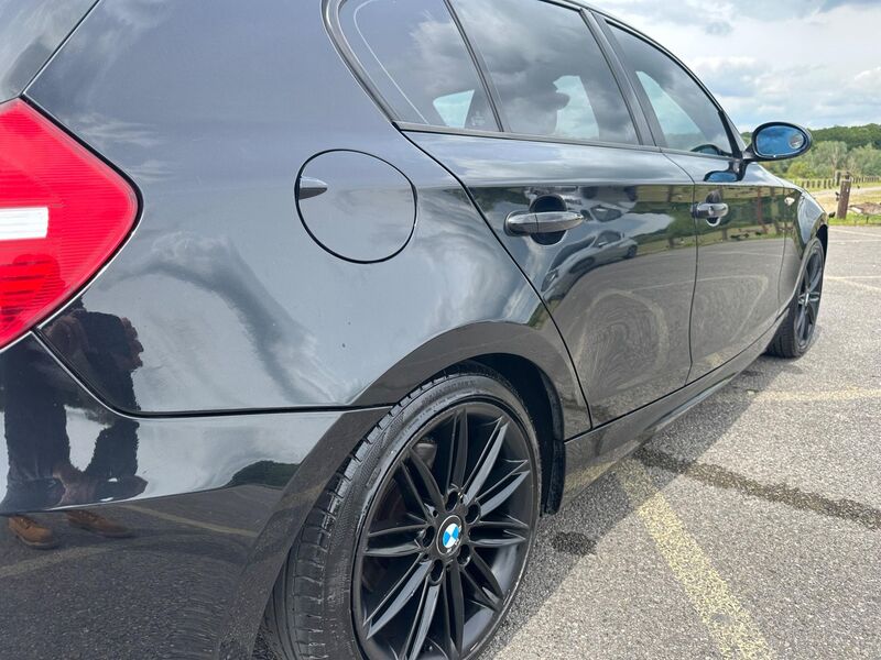 BMW 1 SERIES