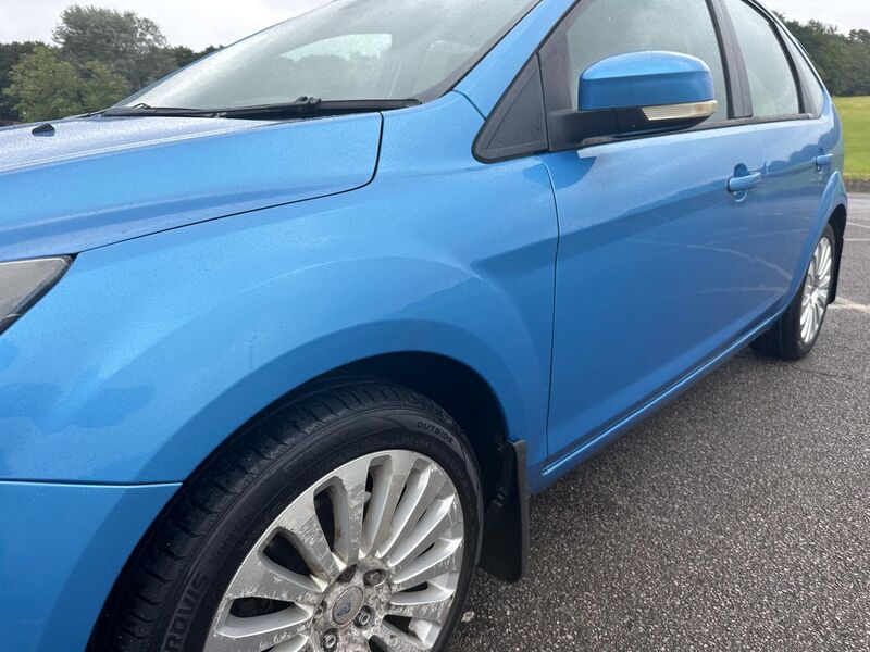 FORD FOCUS