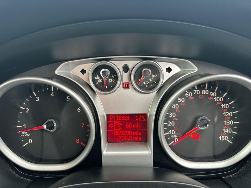 FORD FOCUS