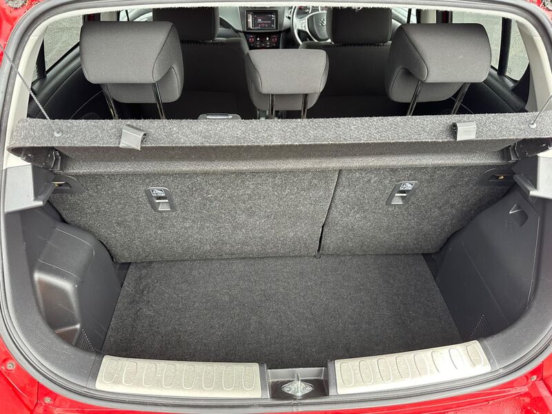SUZUKI SWIFT