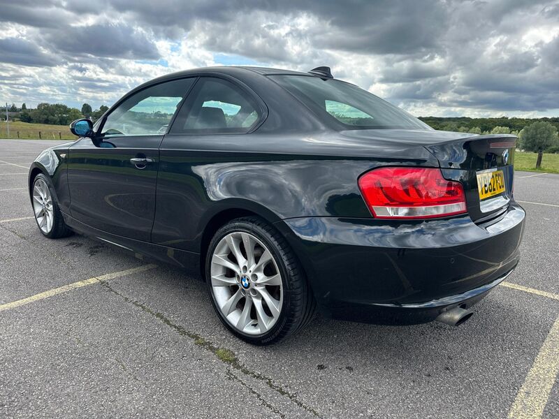 BMW 1 SERIES