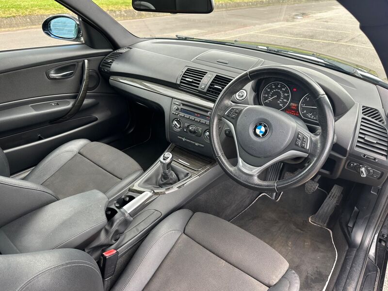 BMW 1 SERIES