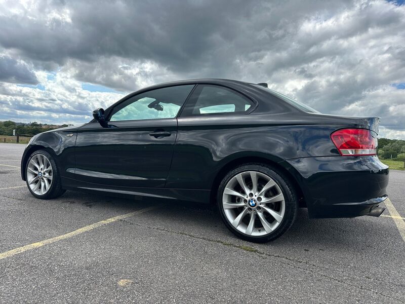 BMW 1 SERIES