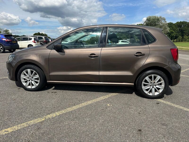 VOLKSWAGEN POLO