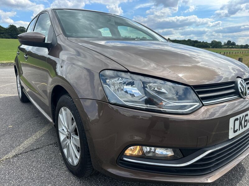 VOLKSWAGEN POLO