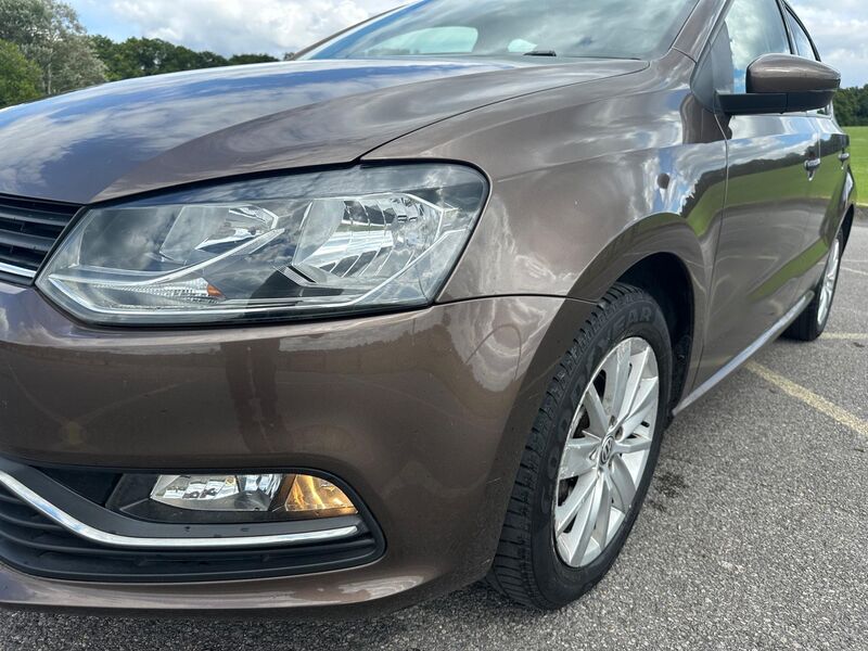 VOLKSWAGEN POLO
