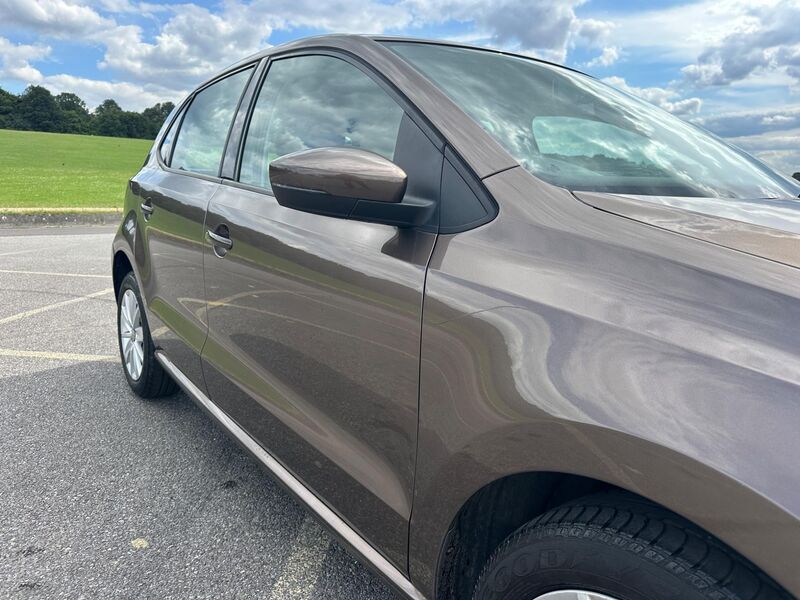 VOLKSWAGEN POLO