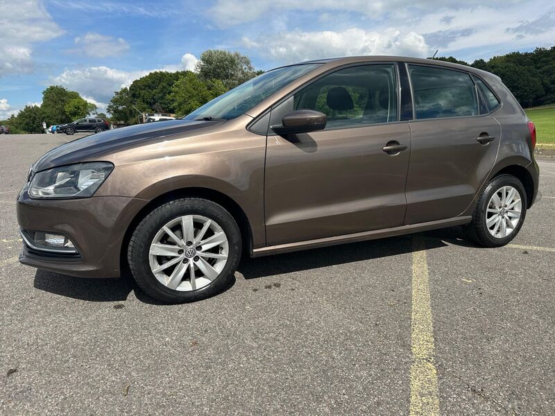 VOLKSWAGEN POLO