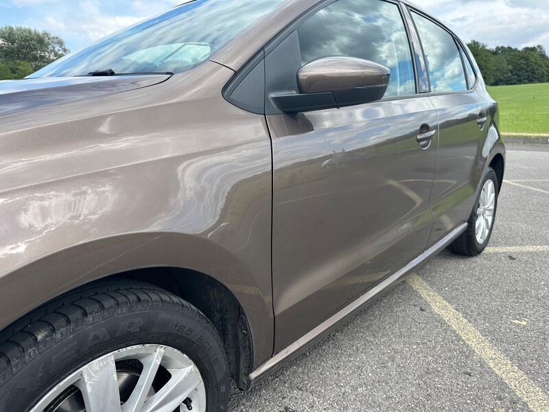 VOLKSWAGEN POLO