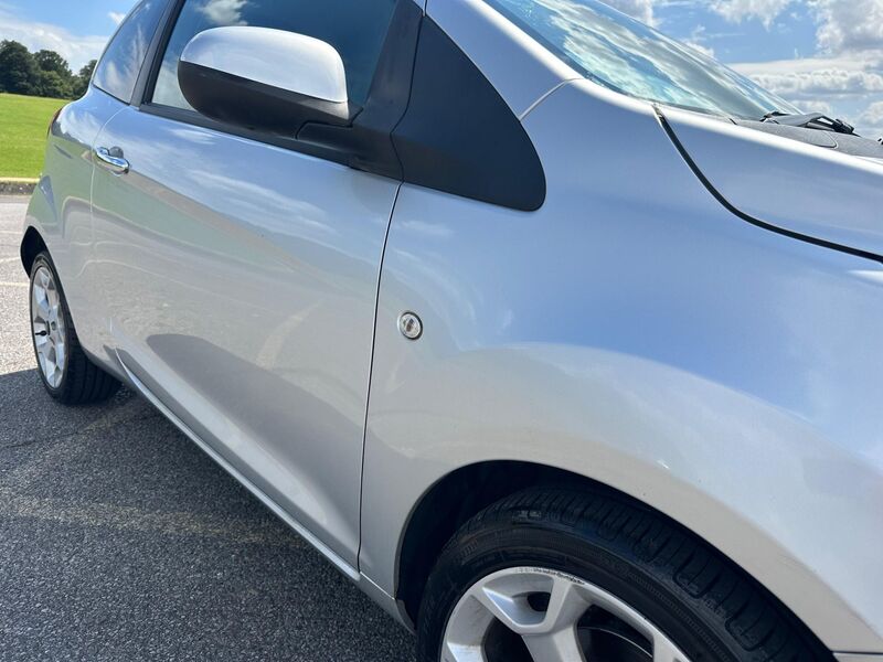 FORD KA