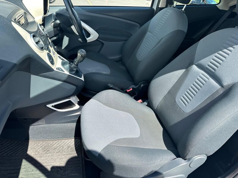 FORD KA