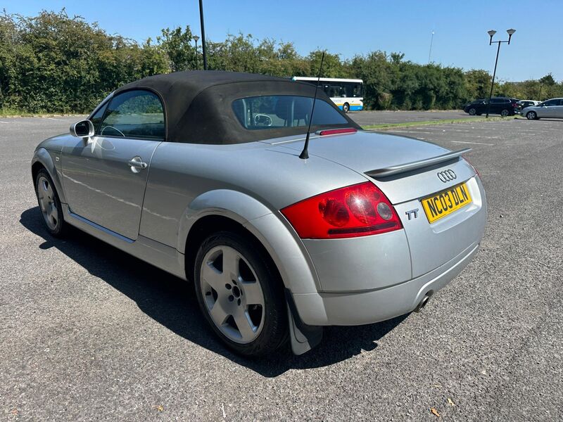 AUDI TT