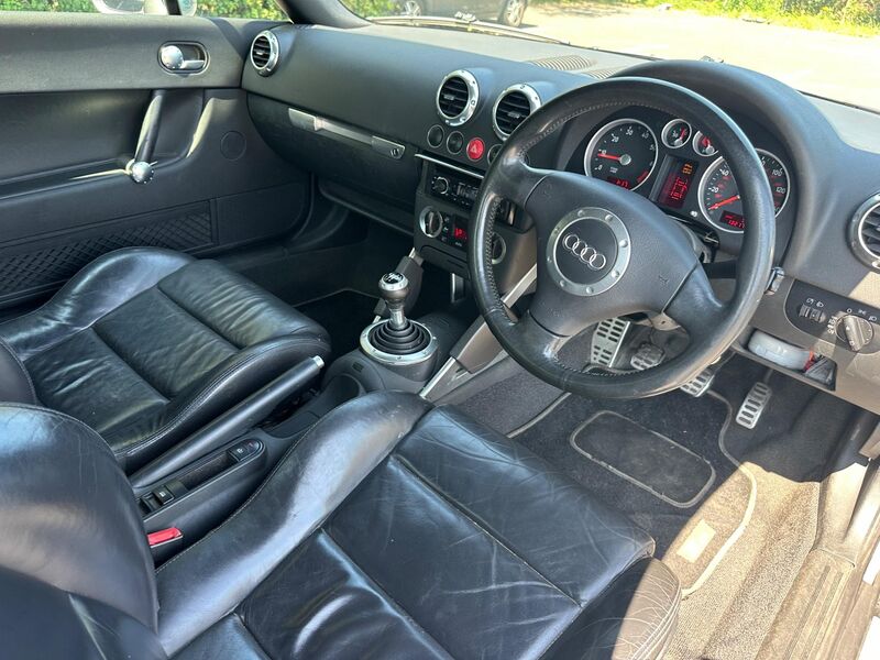 AUDI TT