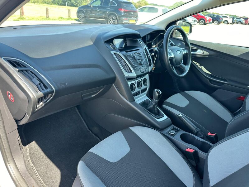 FORD FOCUS