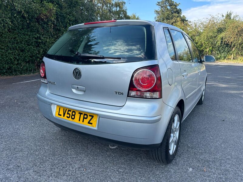 VOLKSWAGEN POLO