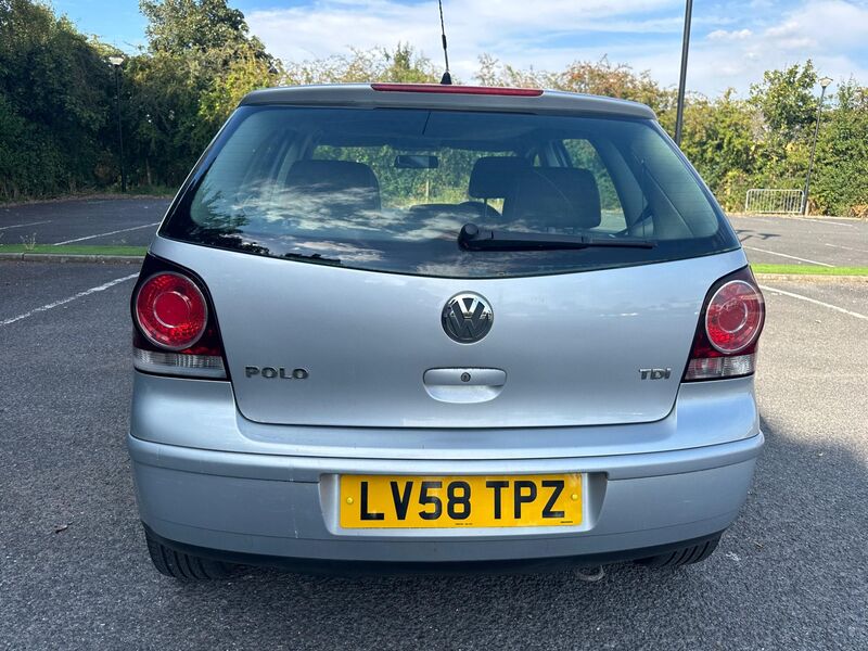 VOLKSWAGEN POLO