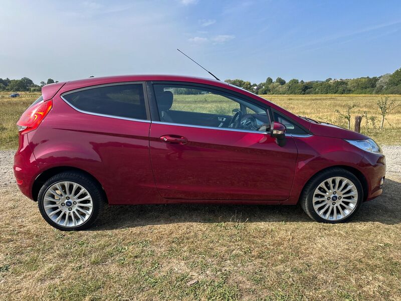 FORD FIESTA