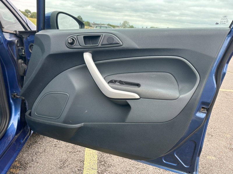 FORD FIESTA