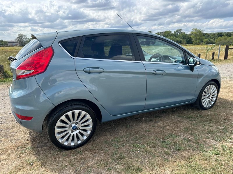 FORD FIESTA