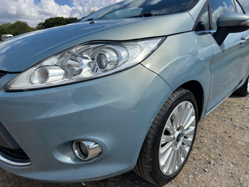 FORD FIESTA