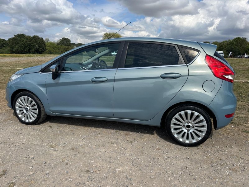 FORD FIESTA