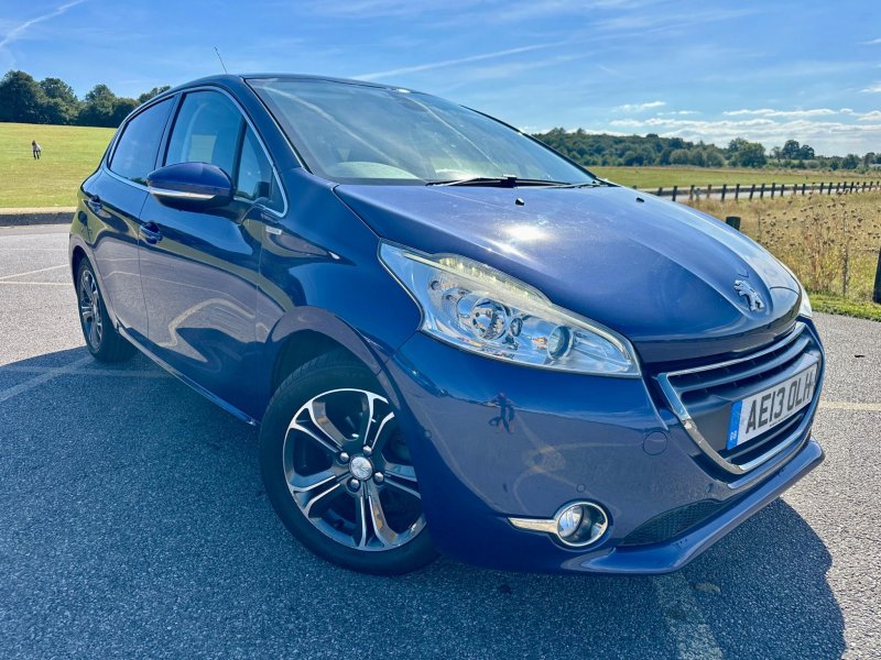 View PEUGEOT 208 1.4 HDi Intuitive Euro 5 5dr