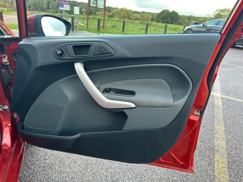 FORD FIESTA