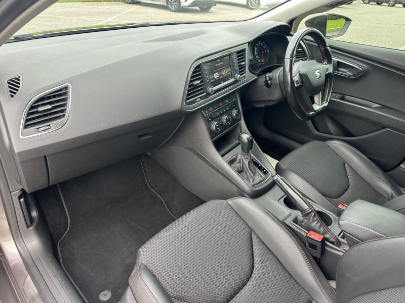 SEAT LEON