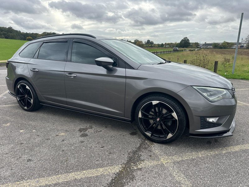 SEAT LEON