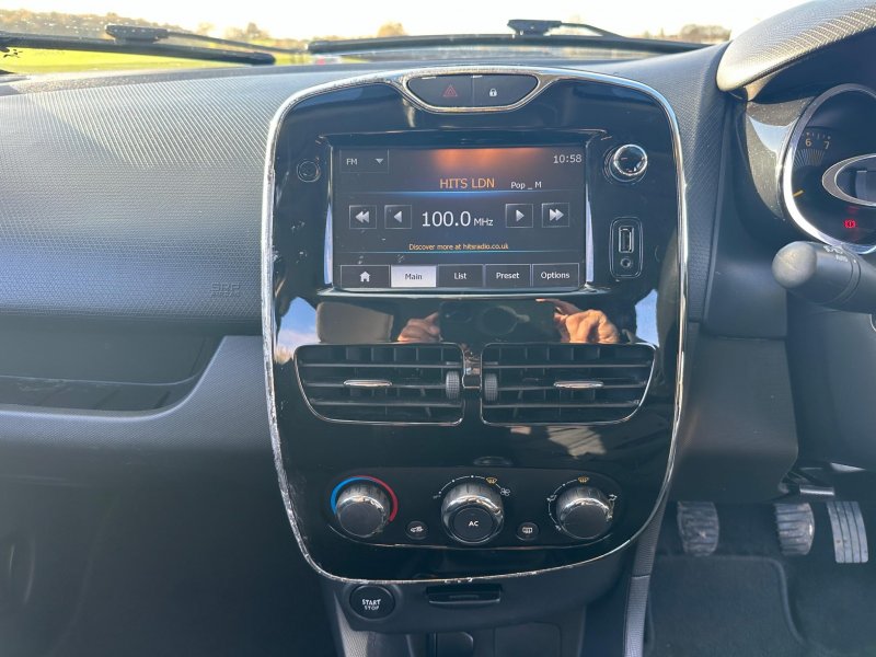 RENAULT CLIO