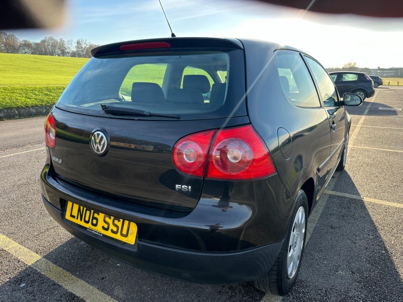VOLKSWAGEN GOLF
