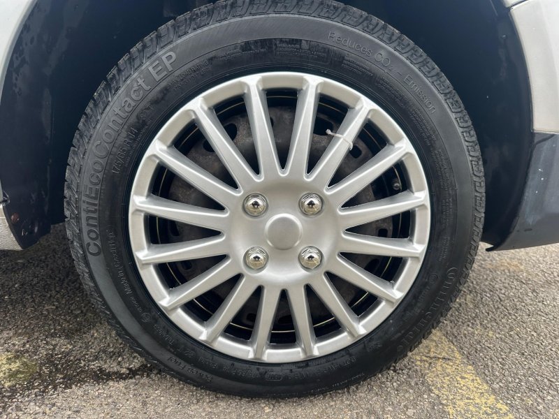 VOLKSWAGEN FOX