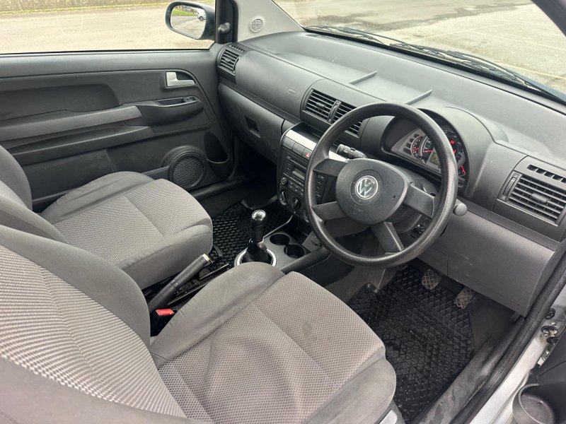 VOLKSWAGEN FOX