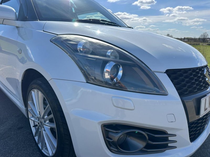 SUZUKI SWIFT