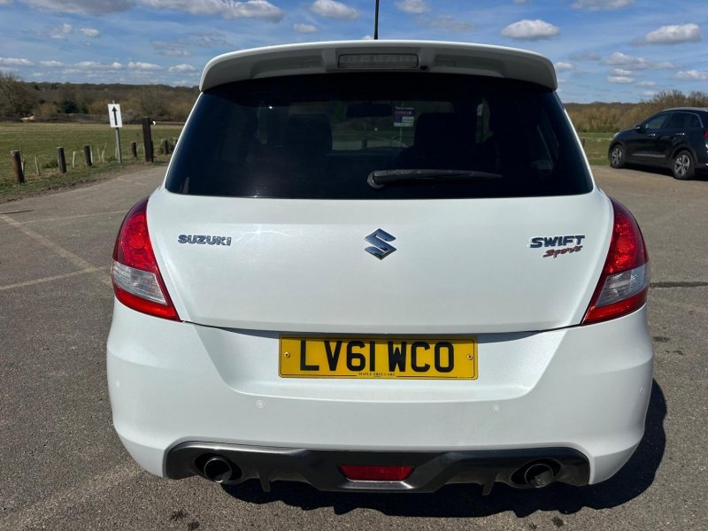 SUZUKI SWIFT