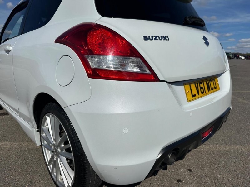 SUZUKI SWIFT