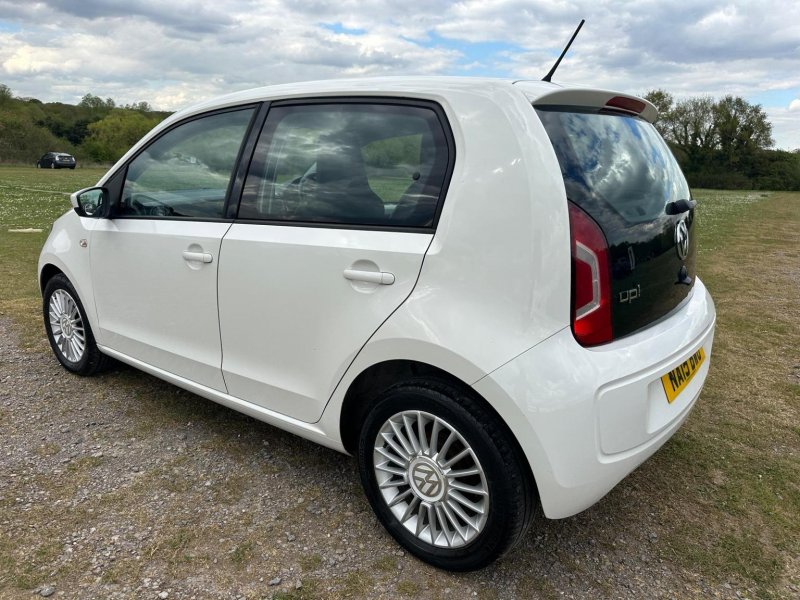 VOLKSWAGEN UP