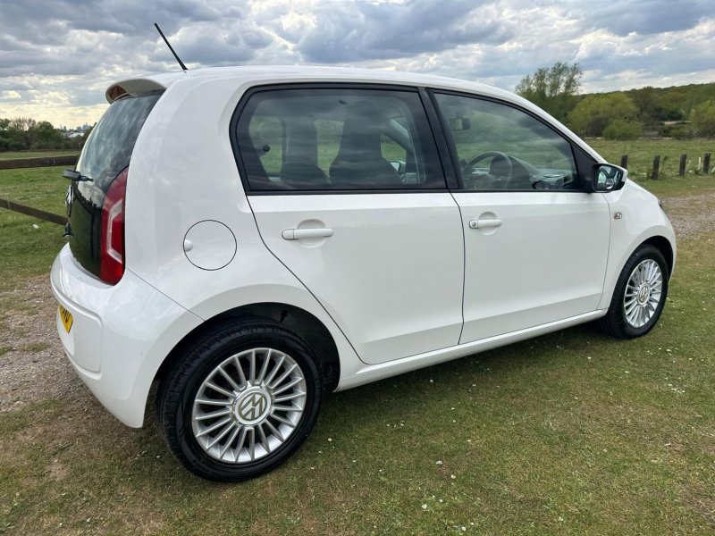 VOLKSWAGEN UP