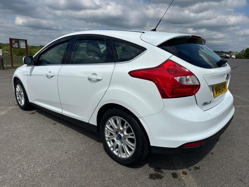FORD FOCUS