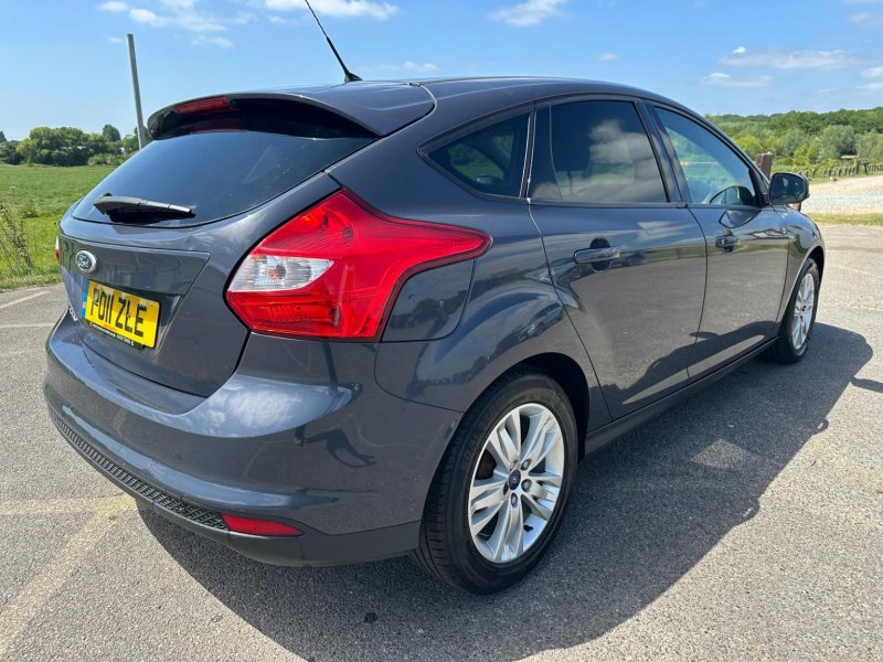 FORD FOCUS