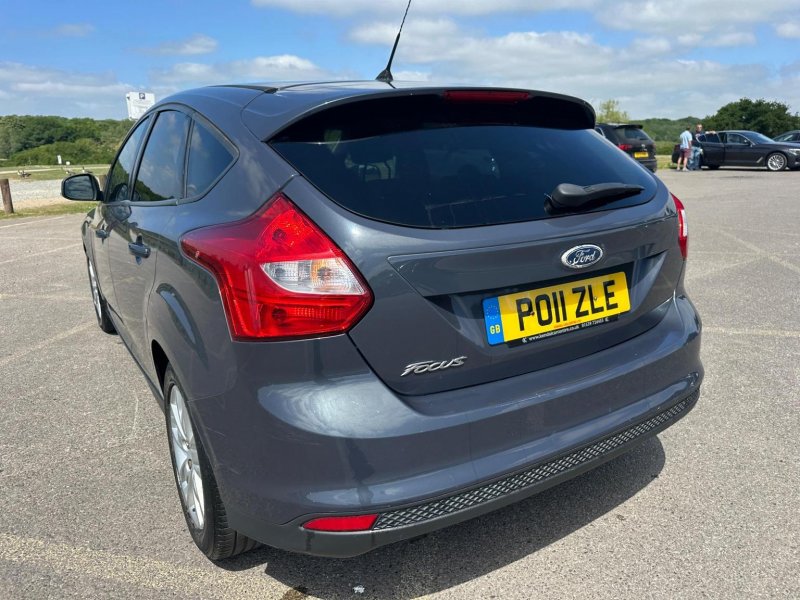 FORD FOCUS